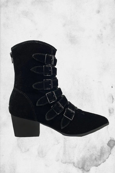 black velet boot