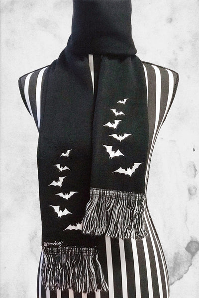 bats winter scarf black luna