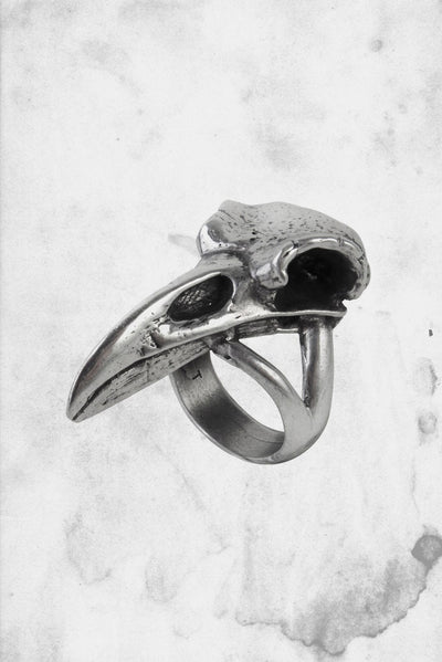 raven ring goth horror jewelry 